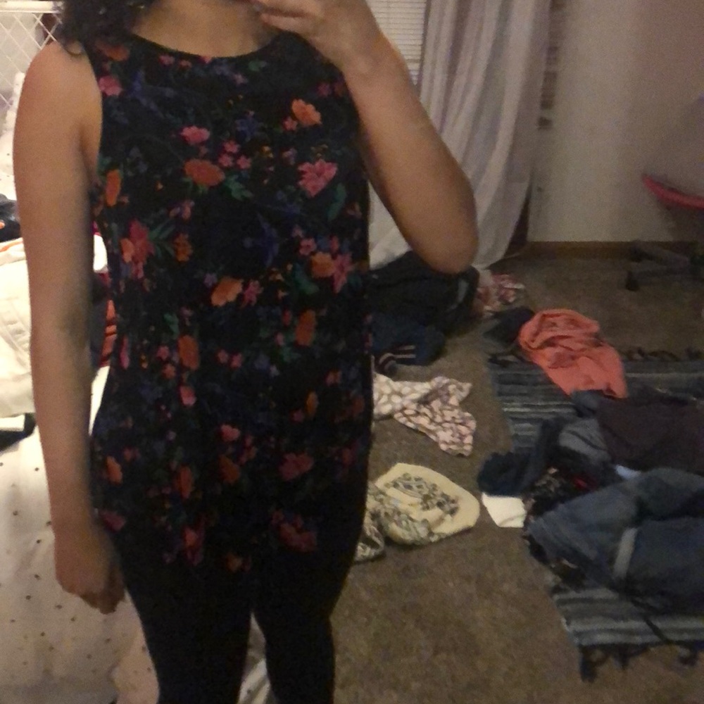 Old Navy floral sleeveless top